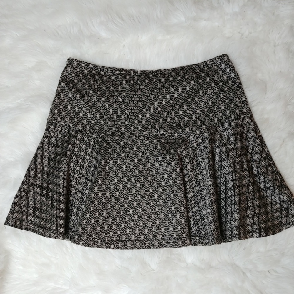 Hem and thread Skirt